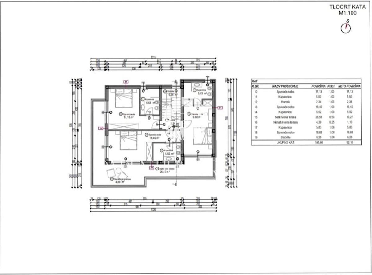 Villa moderna con quattro camere da letto, a soli 3 km dal centro di Parenzo
