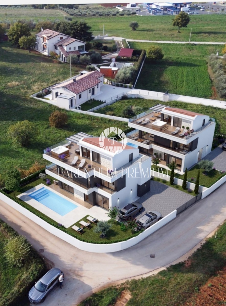 Villa moderna con quattro camere da letto, a soli 3 km dal centro di Parenzo