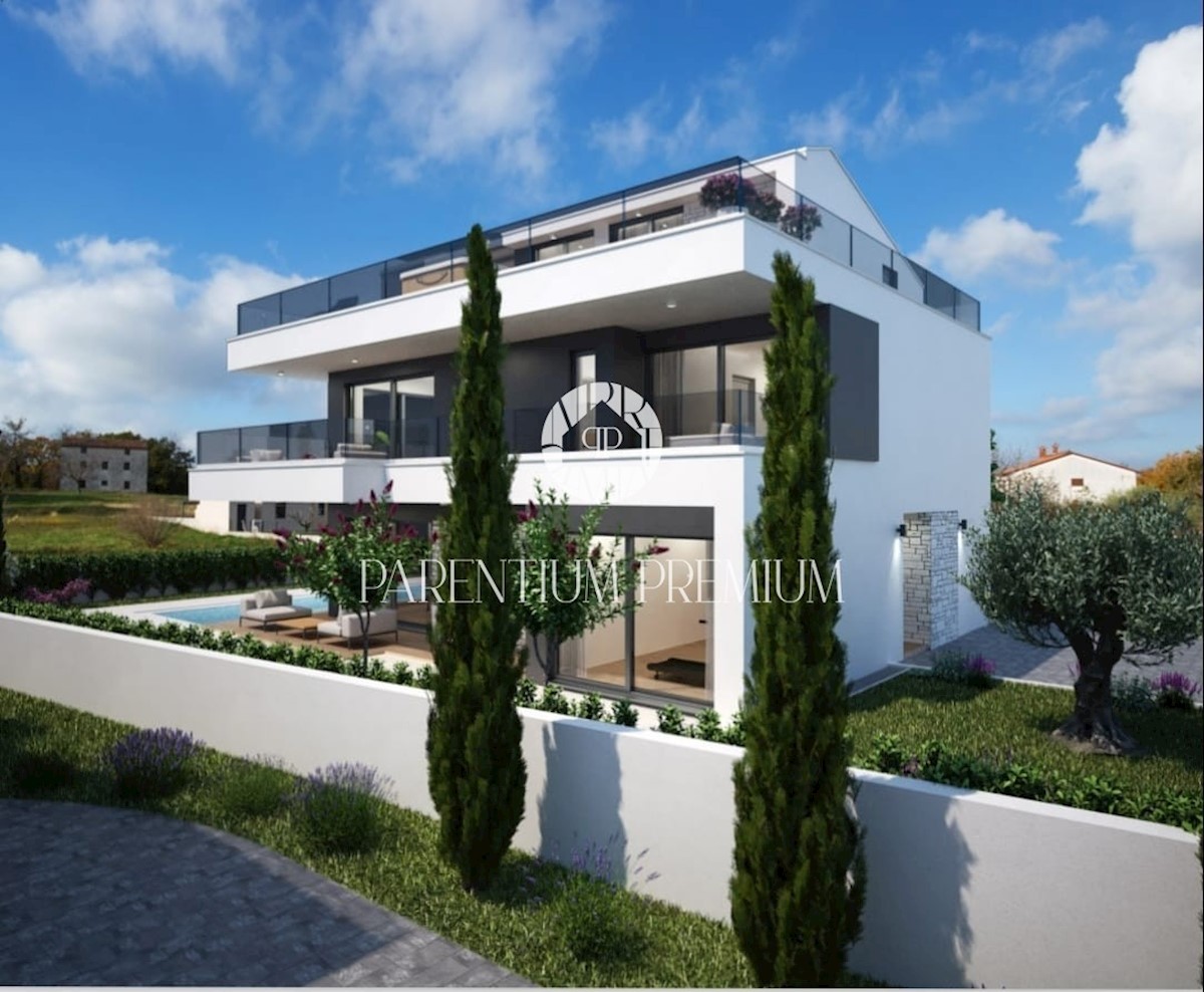 Villa moderna con quattro camere da letto, a soli 3 km dal centro di Parenzo