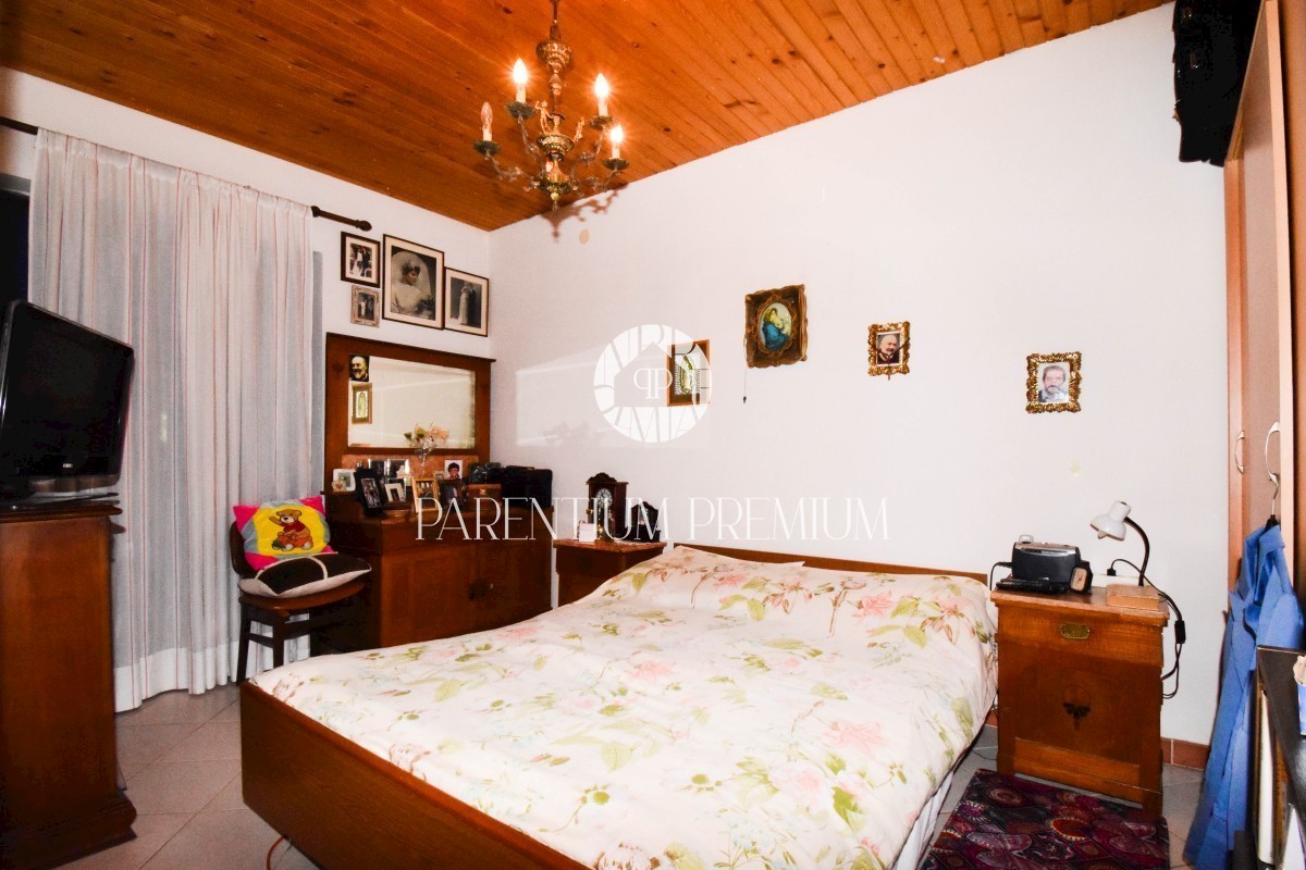 OPPORTUNITÀ!!! Una spaziosa casa familiare con molto potenziale, a 50 metri dal mare