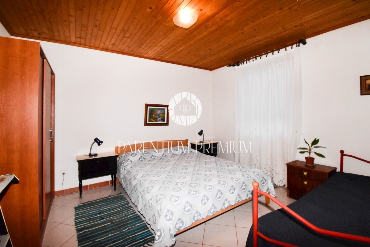 OPPORTUNITÀ!!! Una spaziosa casa familiare con molto potenziale, a 50 metri dal mare
