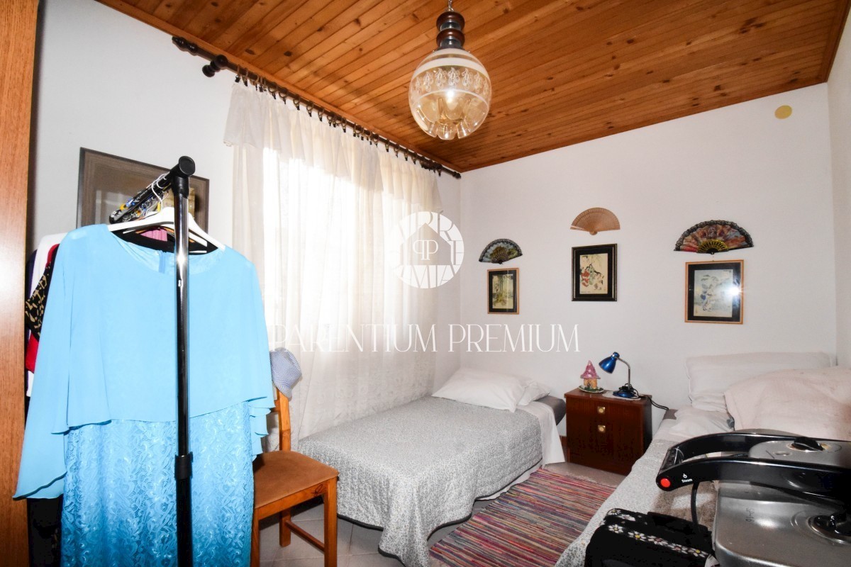 OPPORTUNITÀ!!! Una spaziosa casa familiare con molto potenziale, a 50 metri dal mare
