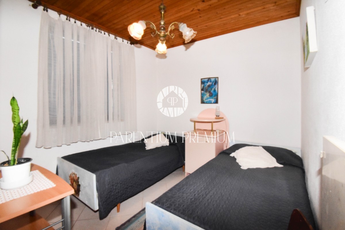 OPPORTUNITÀ!!! Una spaziosa casa familiare con molto potenziale, a 50 metri dal mare