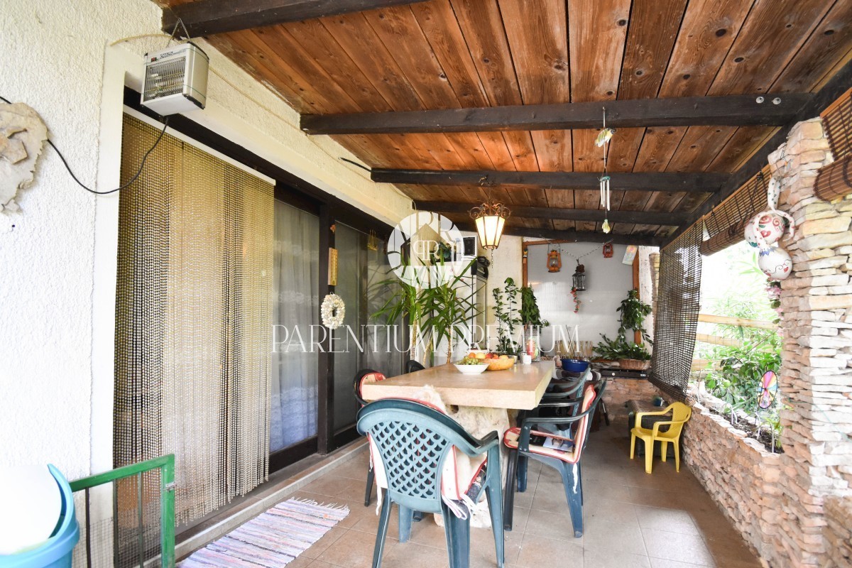 OPPORTUNITÀ!!! Una spaziosa casa familiare con molto potenziale, a 50 metri dal mare
