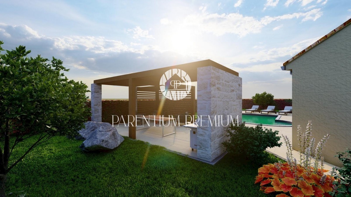 Una casa con piscina e un ampio giardino