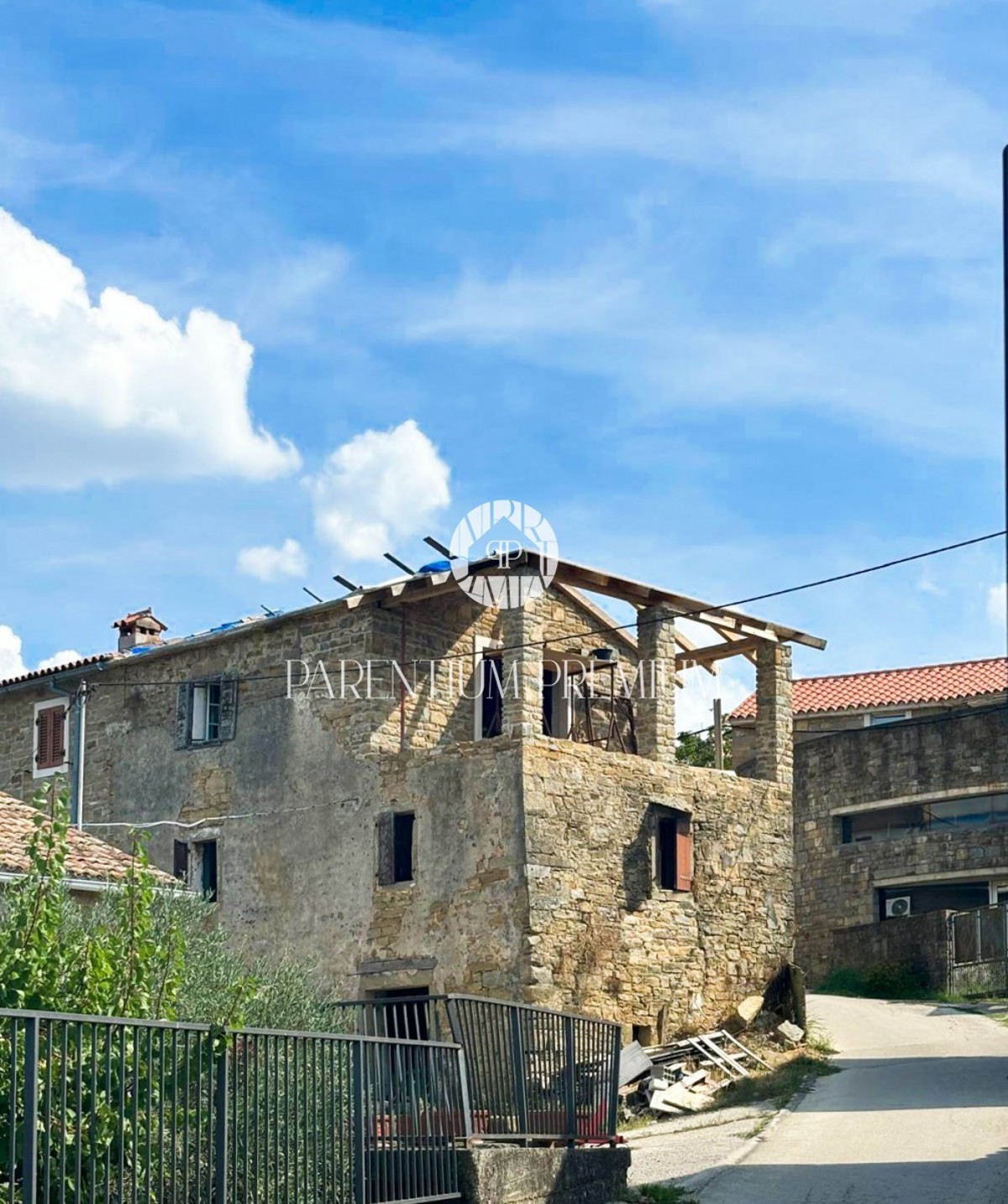 Una bella casa istriana con una bellissima vista, completamente rinnovata
