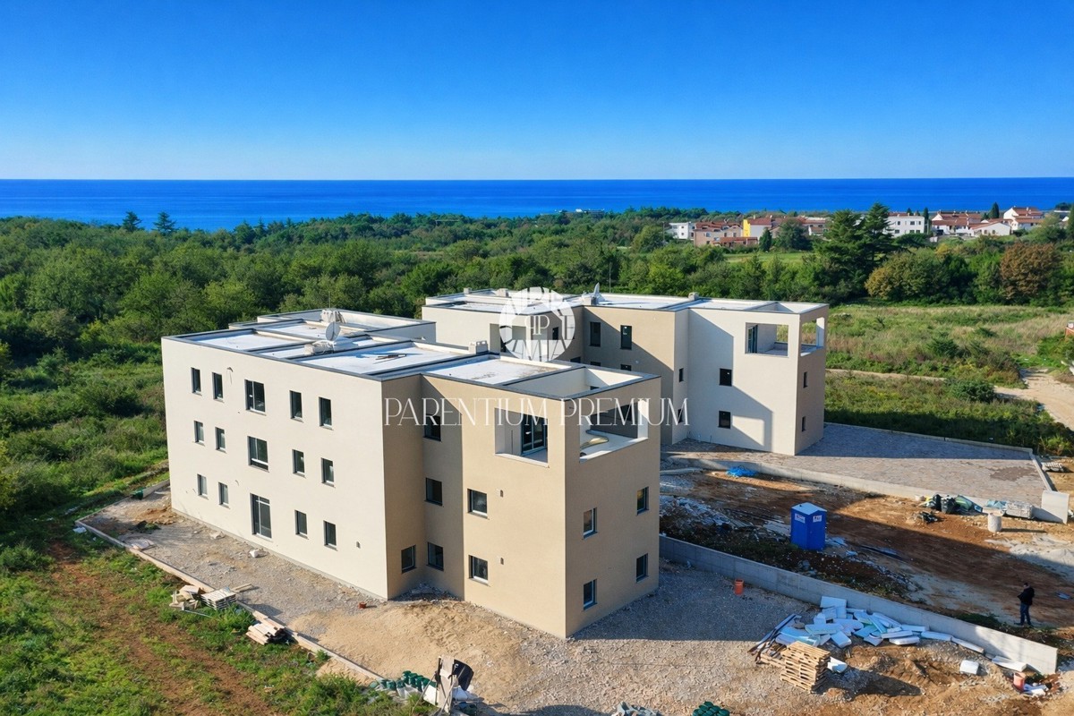 Fenomenale attico moderno con 4 terrazze e jacuzzi vicino al mare