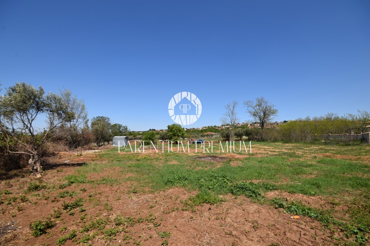 Terreno con vista mare nelle vicinanze di Parenzo