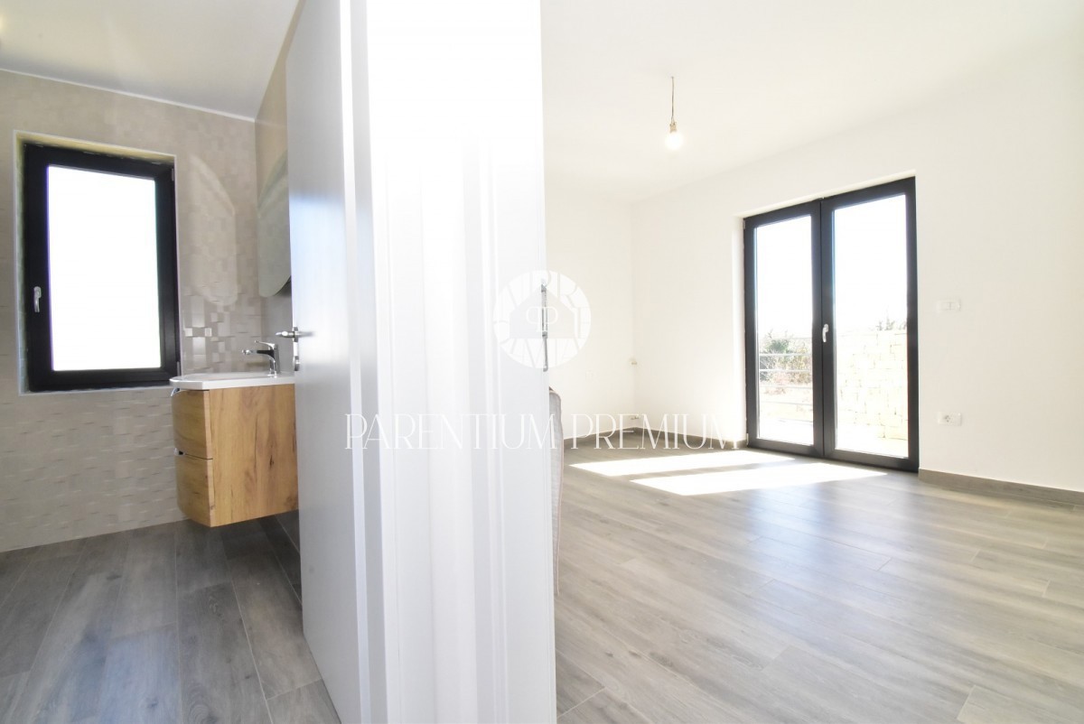 Bella casa moderna vicino a Parenzo e al mare