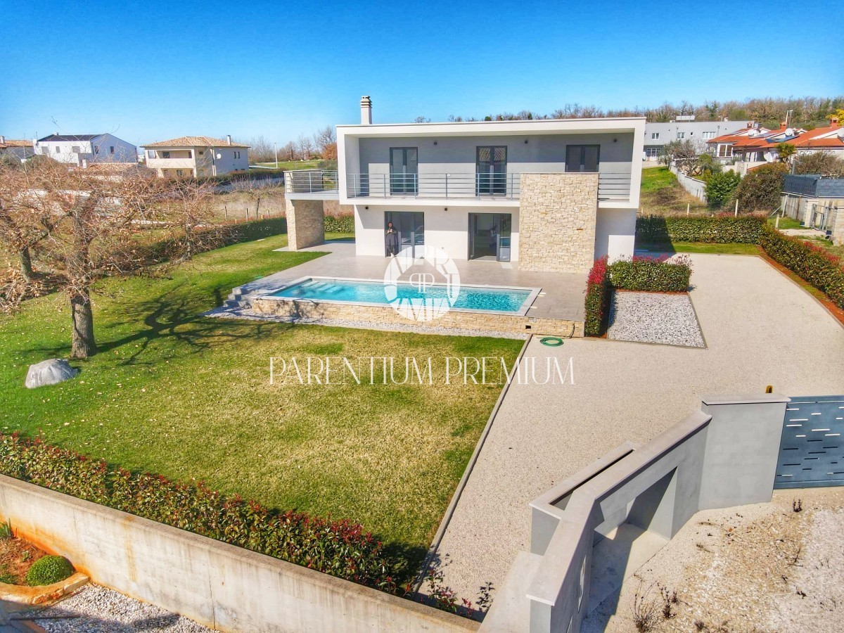 Bella casa moderna vicino a Parenzo e al mare