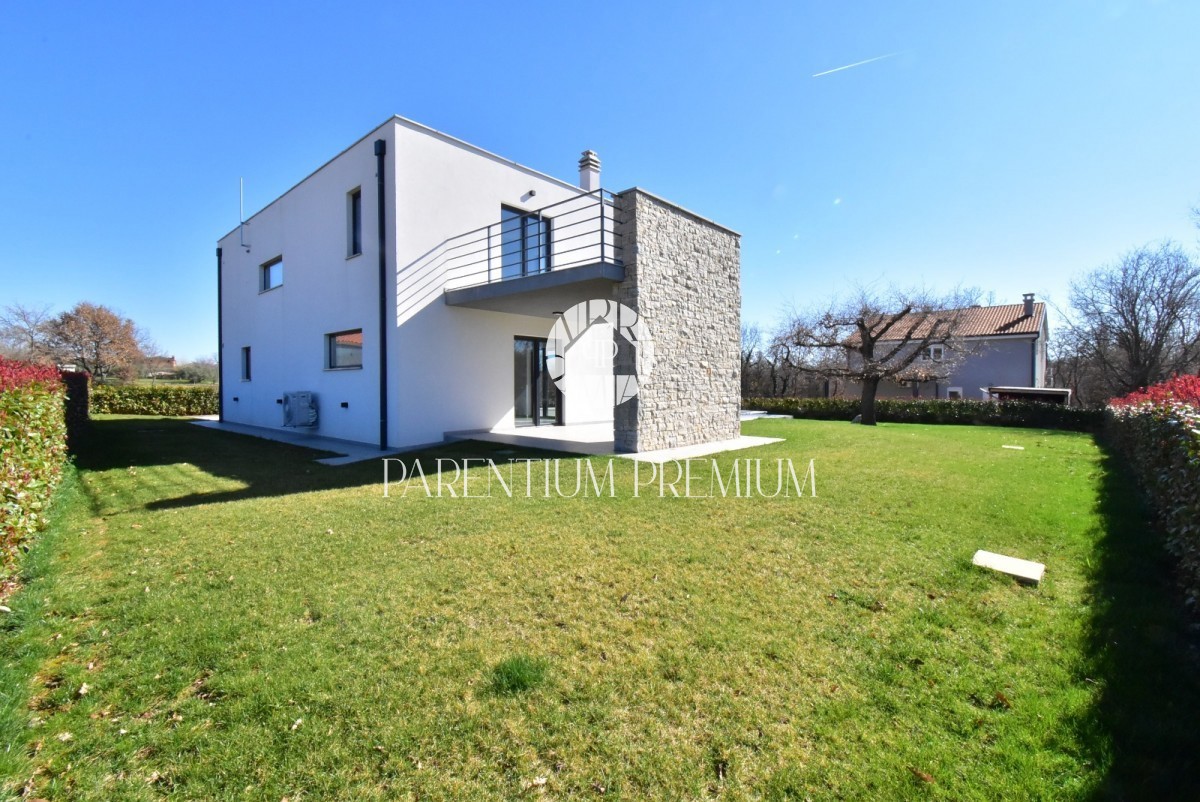 Bella casa moderna vicino a Parenzo e al mare