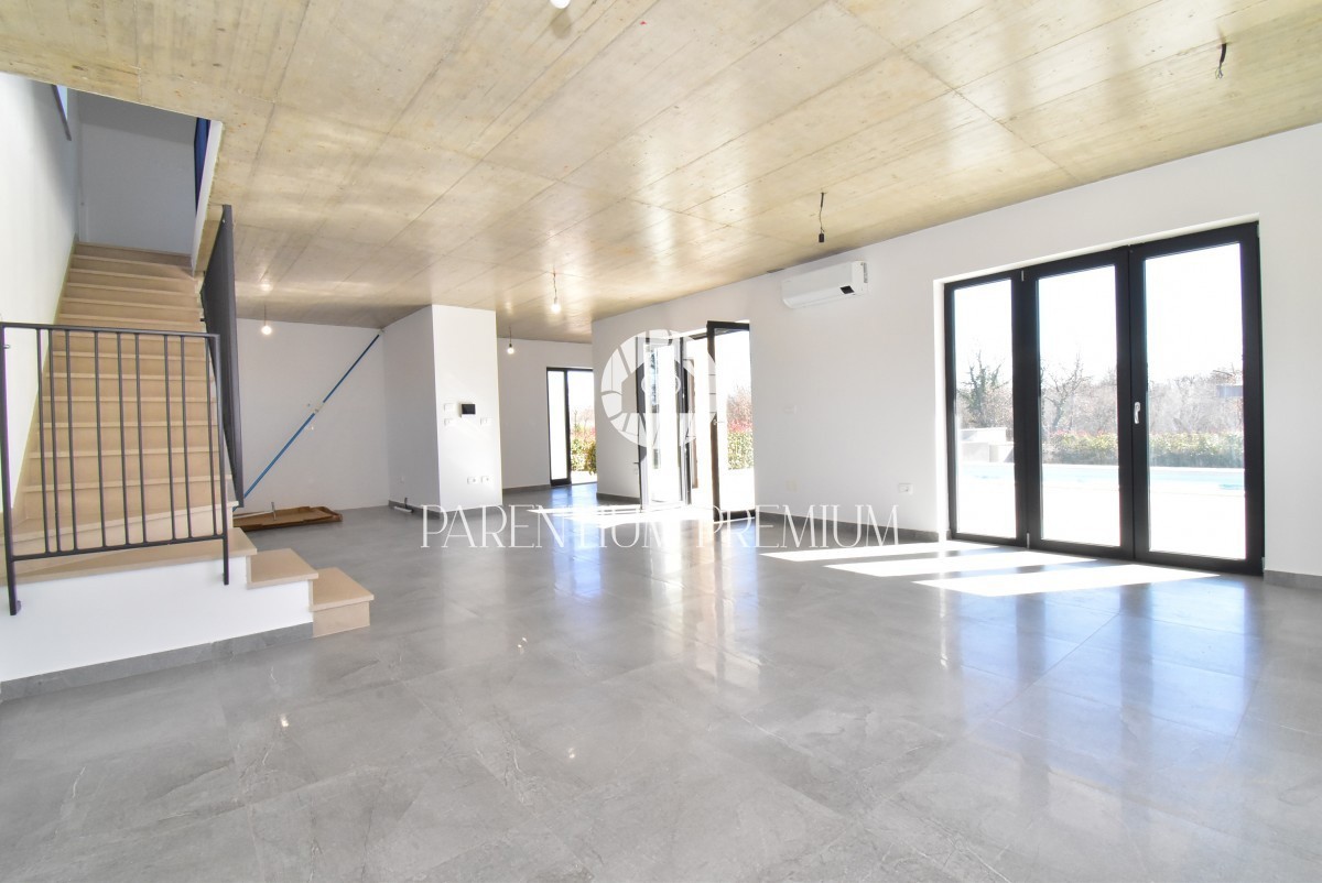 Bella casa moderna vicino a Parenzo e al mare