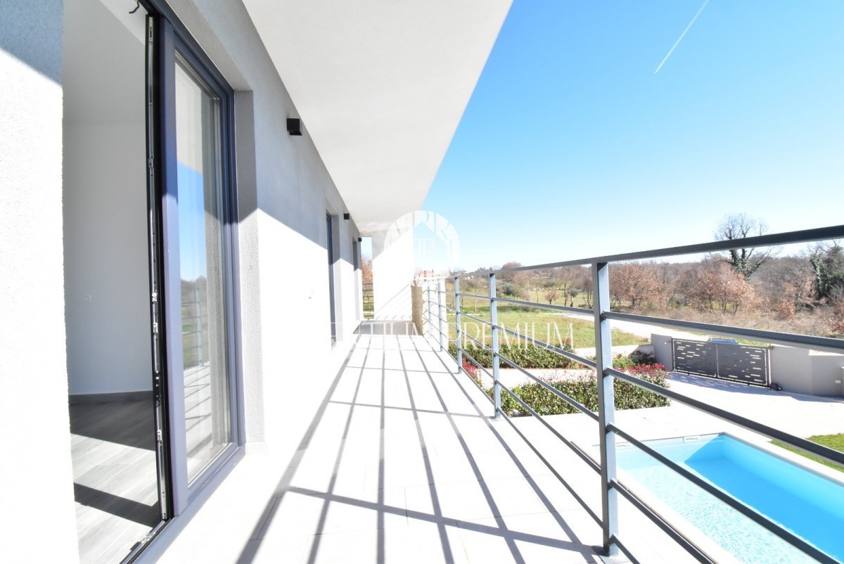 Bella casa moderna vicino a Parenzo e al mare