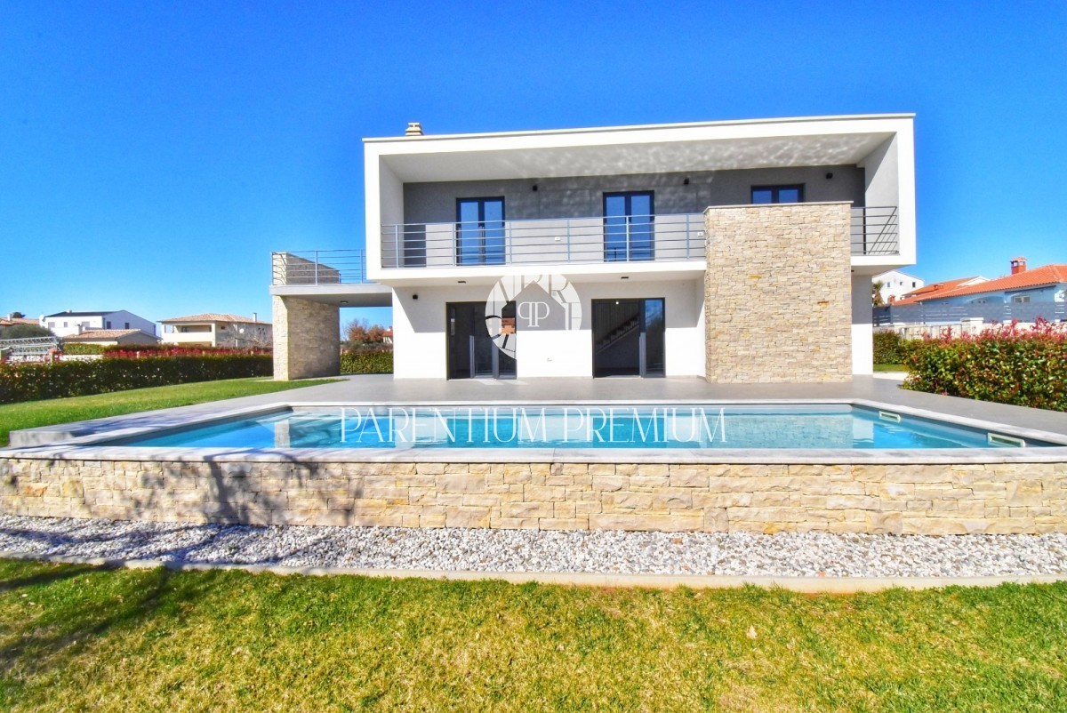 Bella casa moderna vicino a Parenzo e al mare
