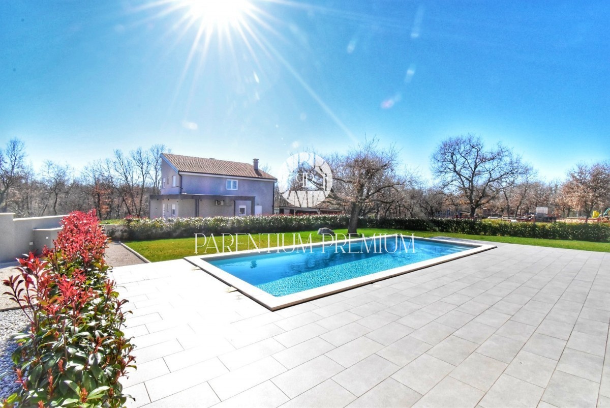 Bella casa moderna vicino a Parenzo e al mare