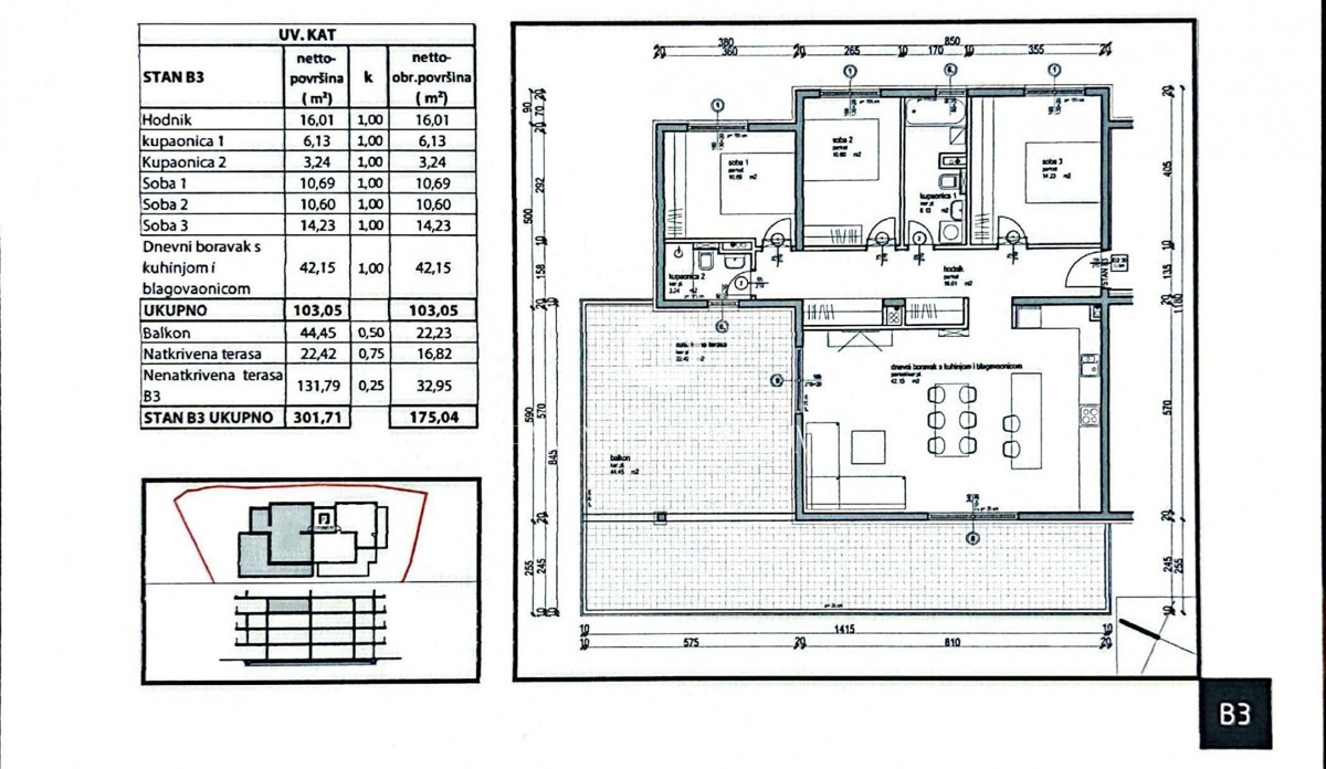 Attico con tre camere da letto e vista mare in un edificio con ascensore – a 1 km dal mare