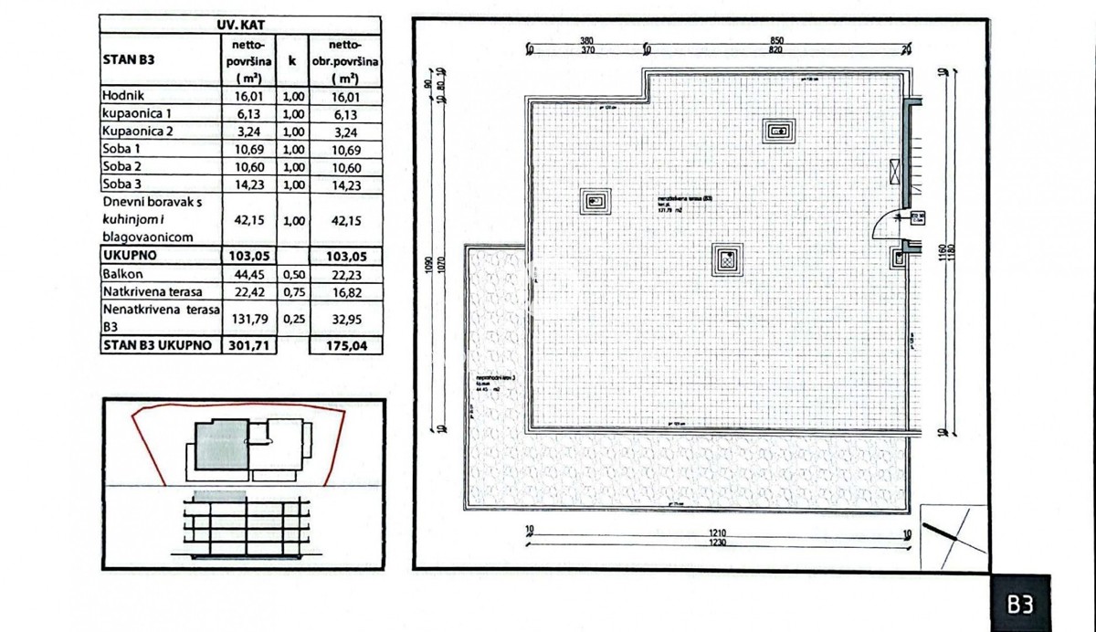 Attico con tre camere da letto e vista mare in un edificio con ascensore – a 1 km dal mare