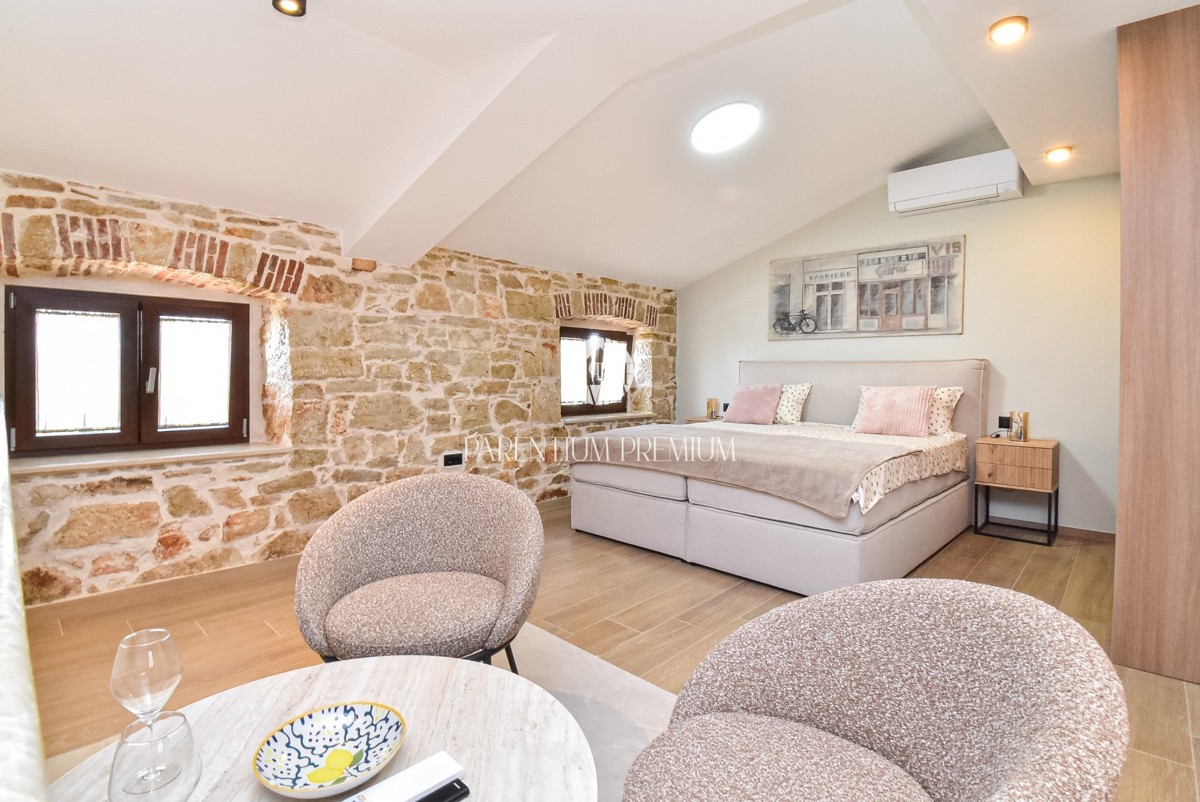 Elegante dimora istriana ristrutturata con piscina e ampio giardino