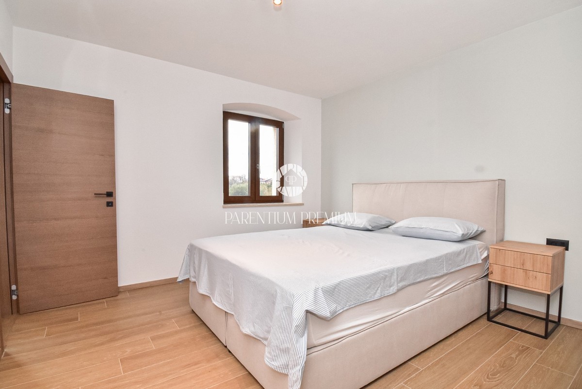 Elegante dimora istriana ristrutturata con piscina e ampio giardino