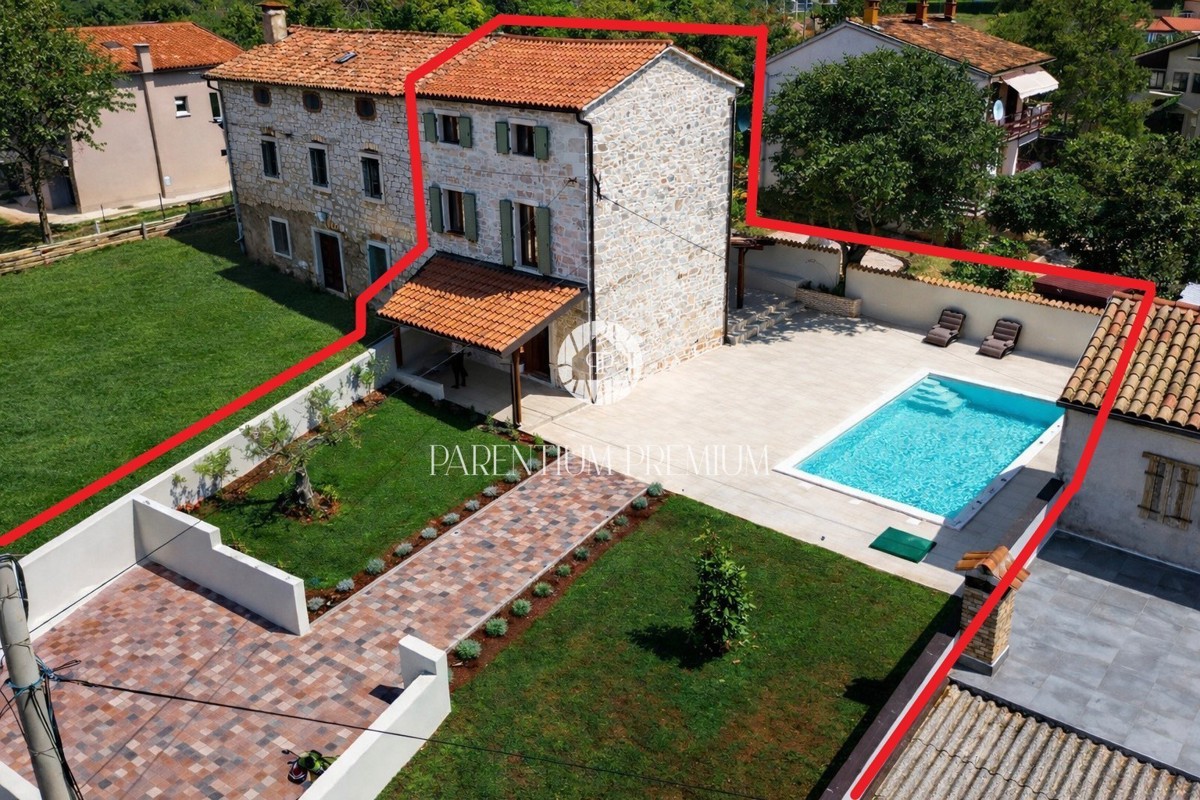 Elegante dimora istriana ristrutturata con piscina e ampio giardino