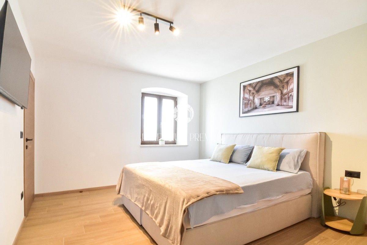 Elegante dimora istriana ristrutturata con piscina e ampio giardino