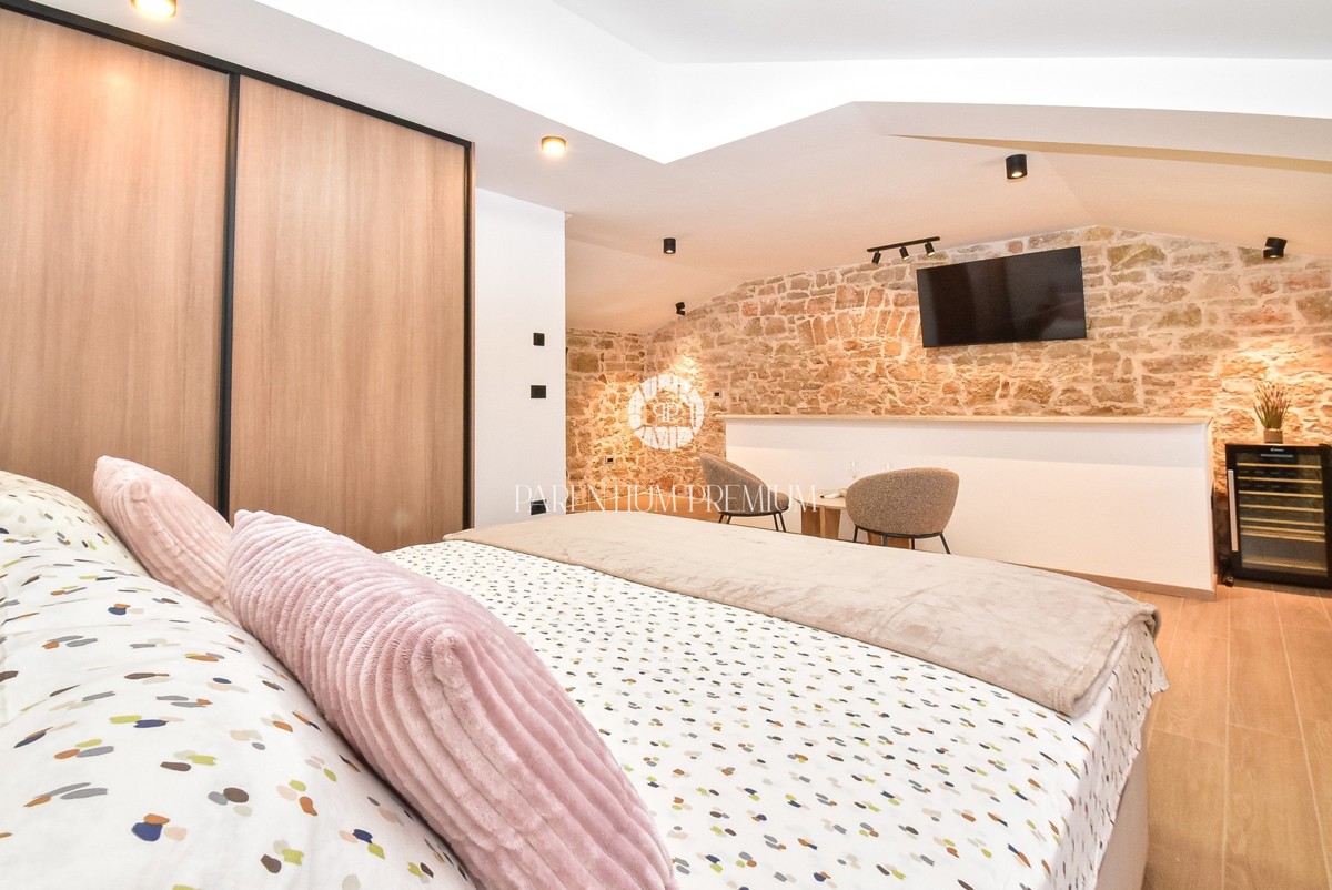 Elegante dimora istriana ristrutturata con piscina e ampio giardino