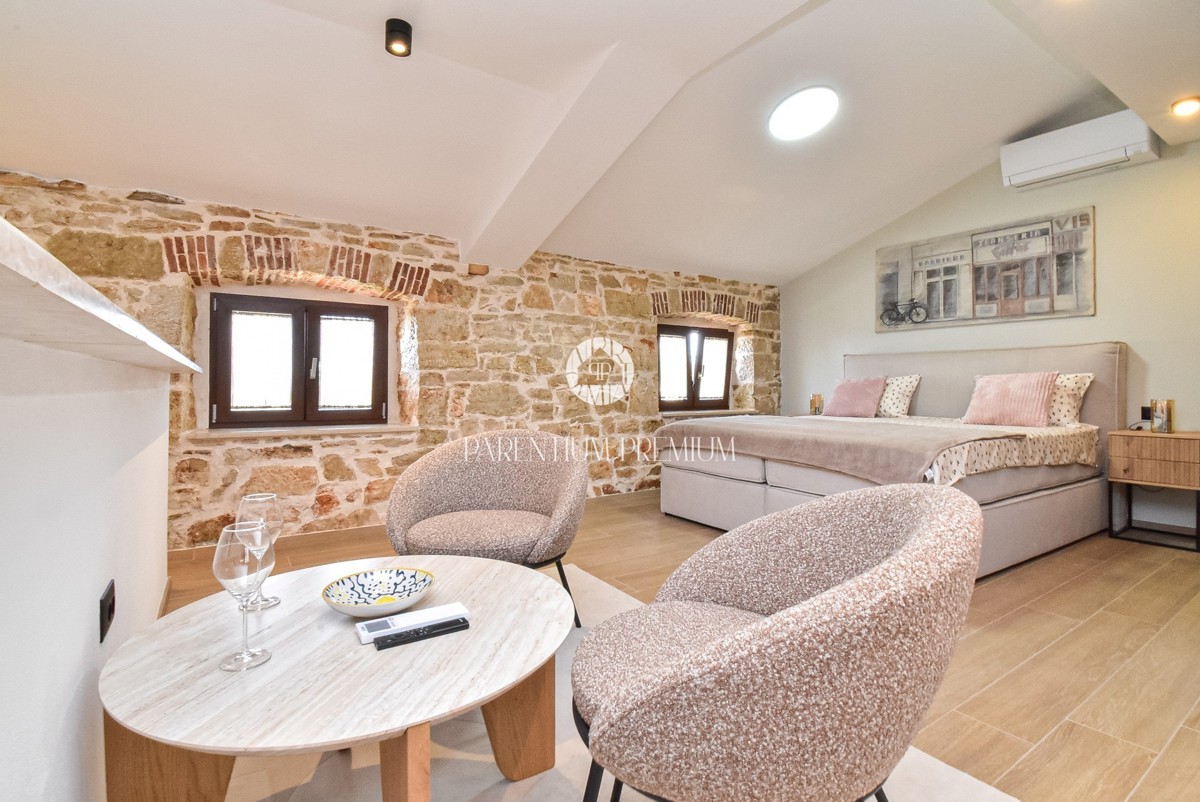 Elegante dimora istriana ristrutturata con piscina e ampio giardino