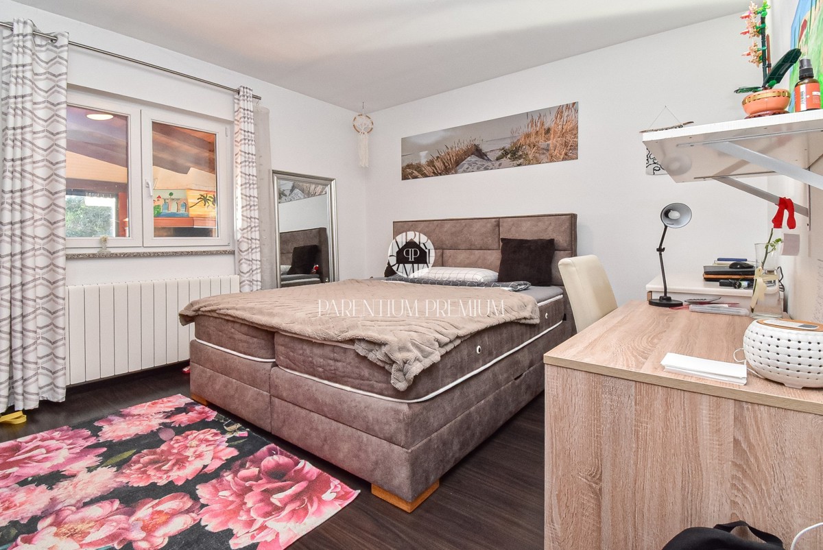 Casa esclusiva – un’oasi di pace con piscina e garage