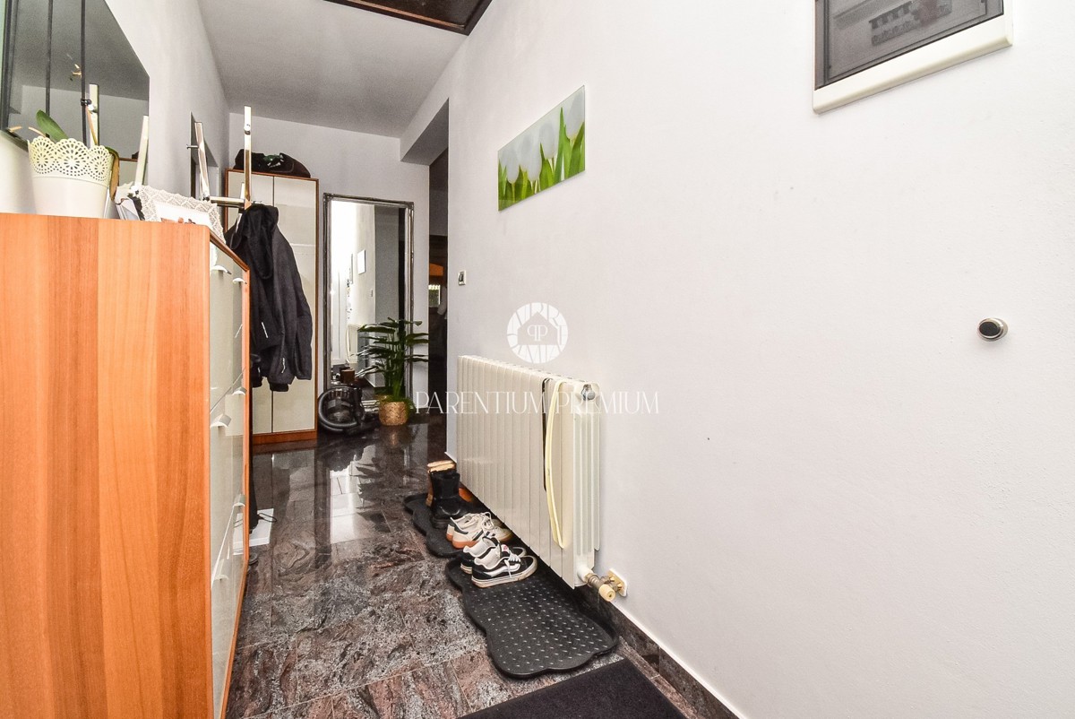 Casa esclusiva – un’oasi di pace con piscina e garage