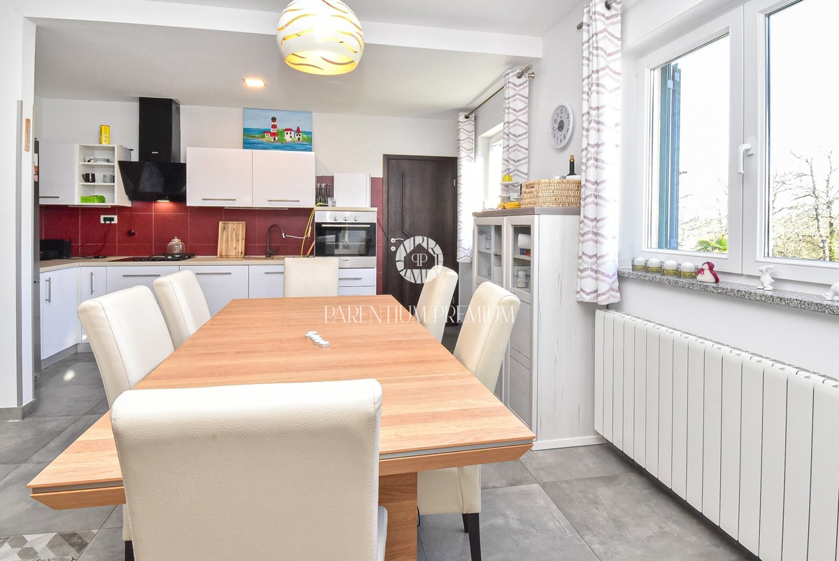 Casa esclusiva – un’oasi di pace con piscina e garage