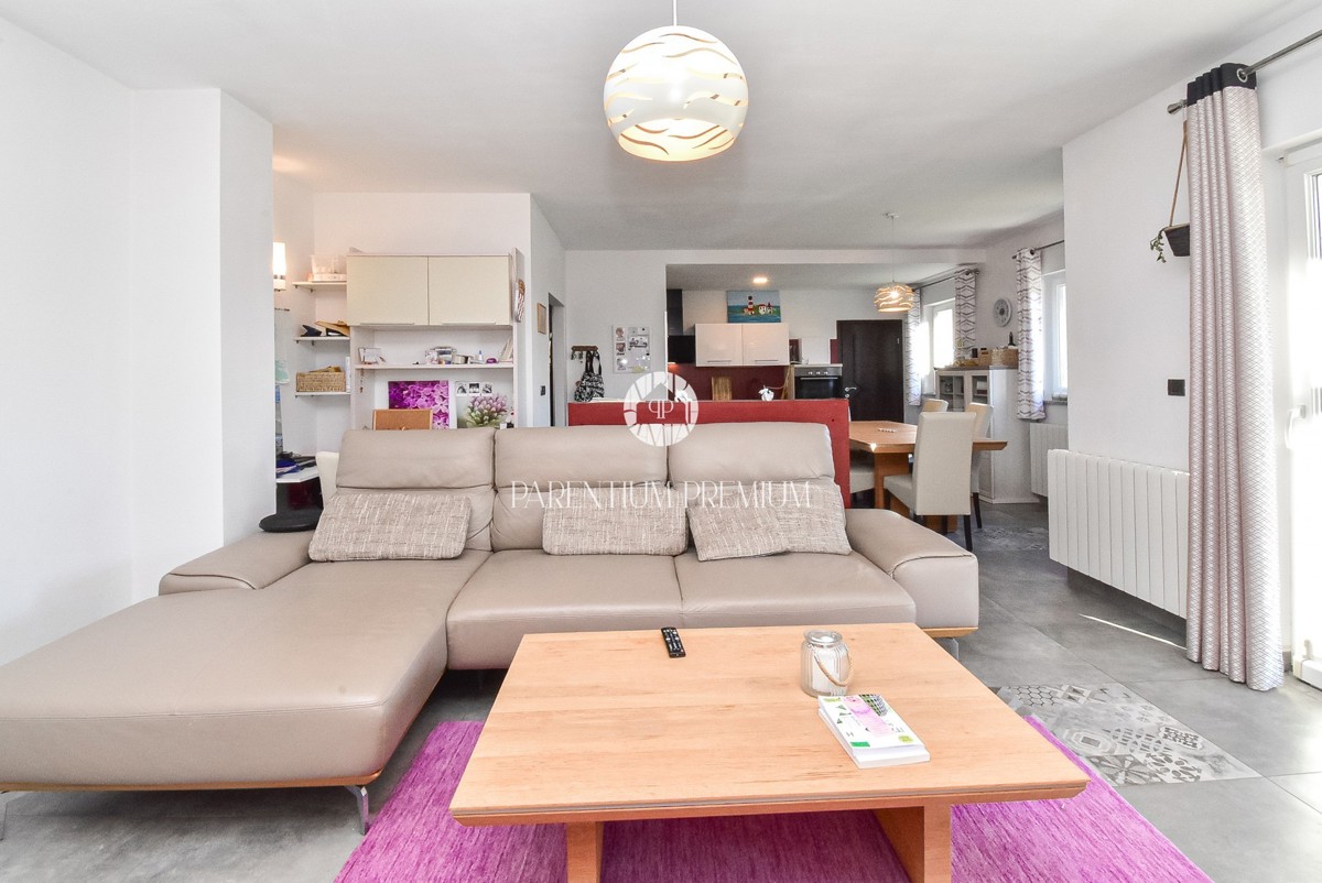 Casa esclusiva – un’oasi di pace con piscina e garage