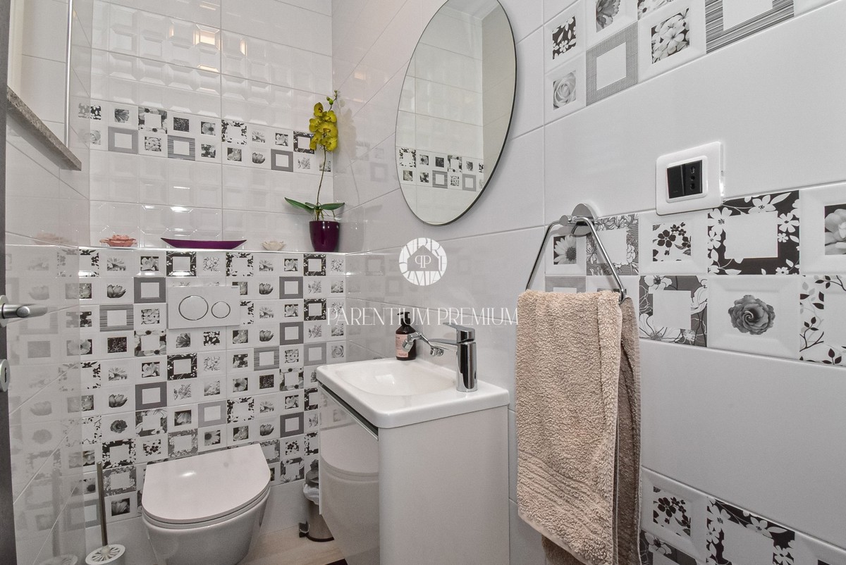 Casa esclusiva – un’oasi di pace con piscina e garage