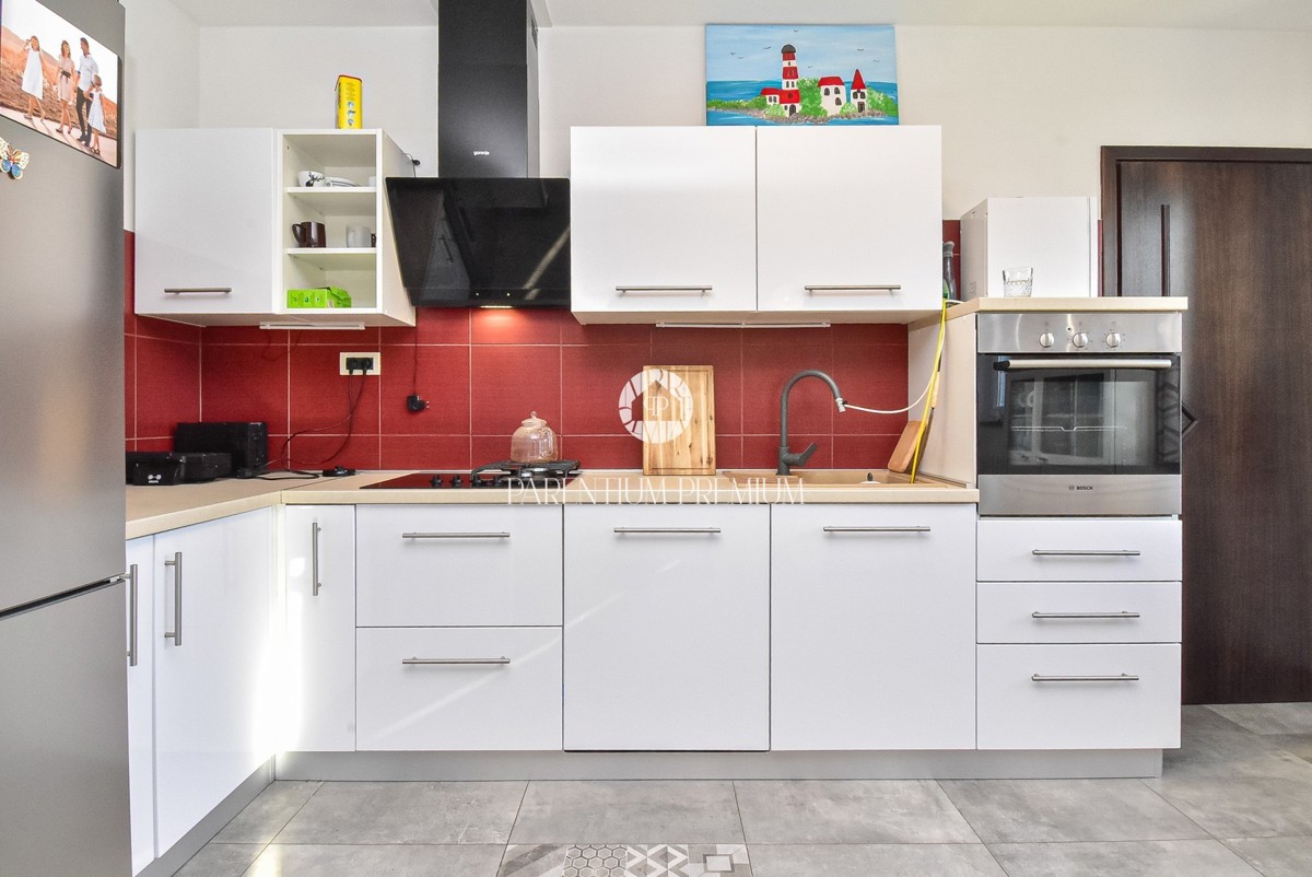 Casa esclusiva – un’oasi di pace con piscina e garage