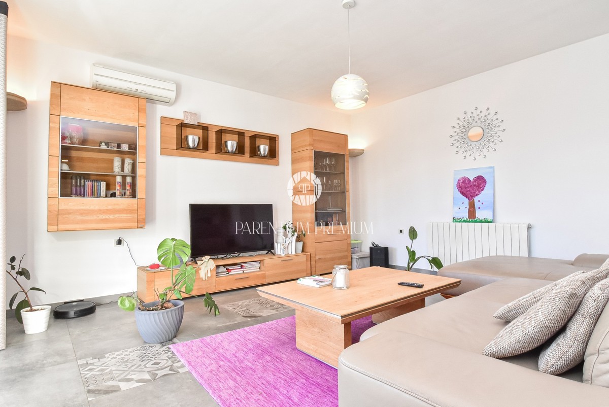 Casa esclusiva – un’oasi di pace con piscina e garage