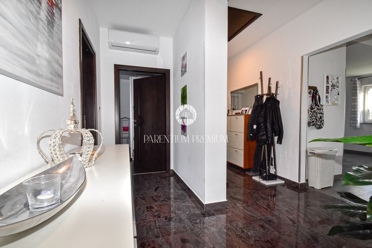 Casa esclusiva – un’oasi di pace con piscina e garage