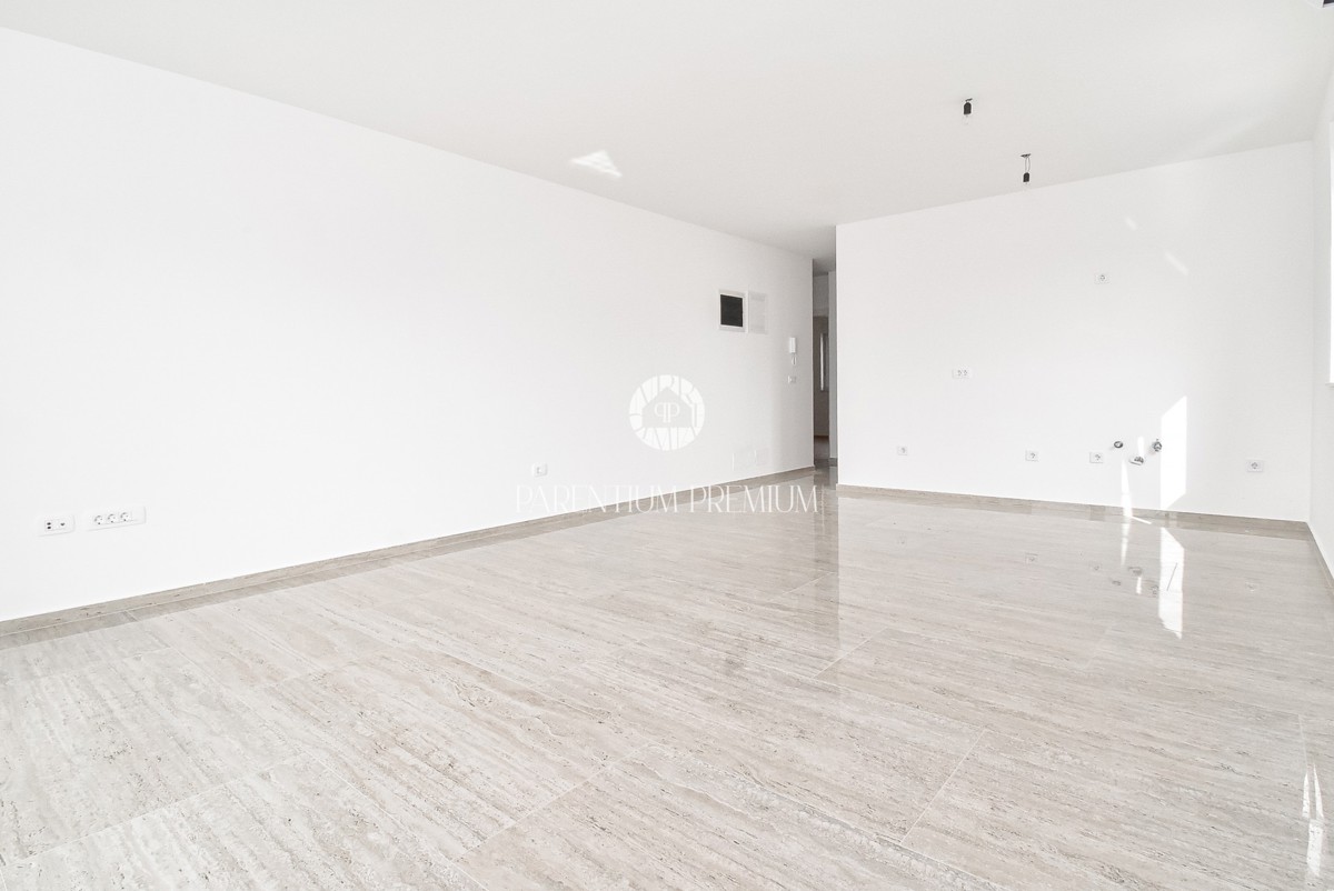 Moderno appartamento al 1° piano, a 700m dal mare e dal porto turistico