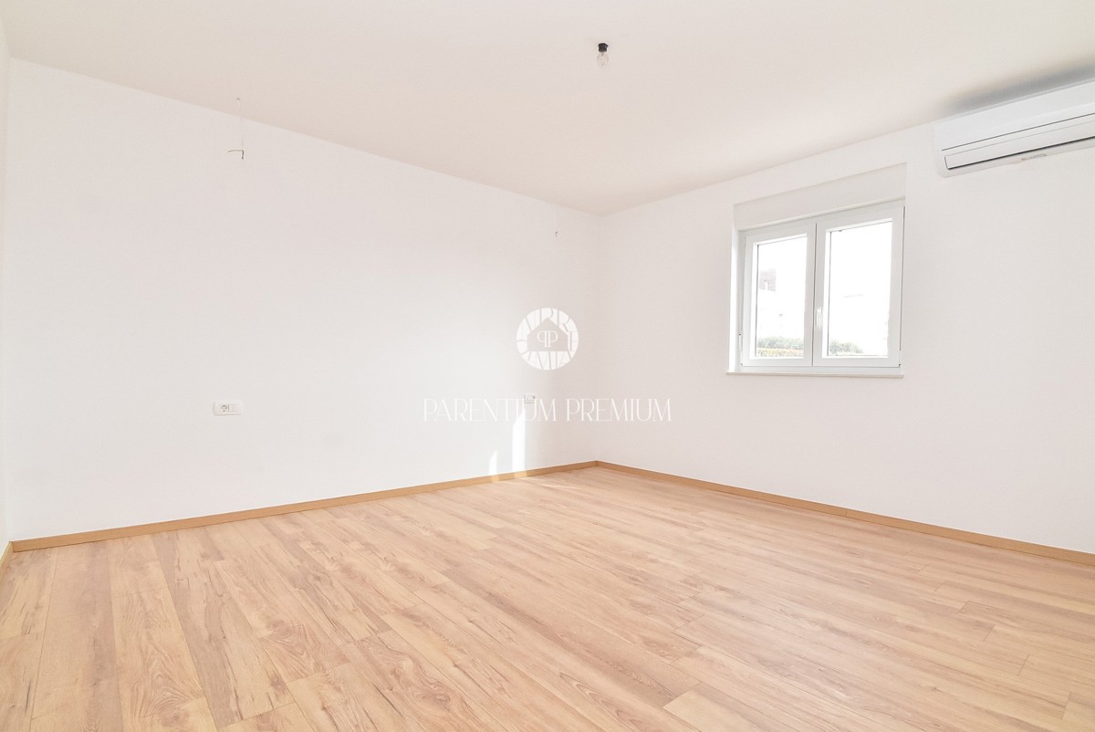 Moderno appartamento al 1° piano, a 700m dal mare e dal porto turistico