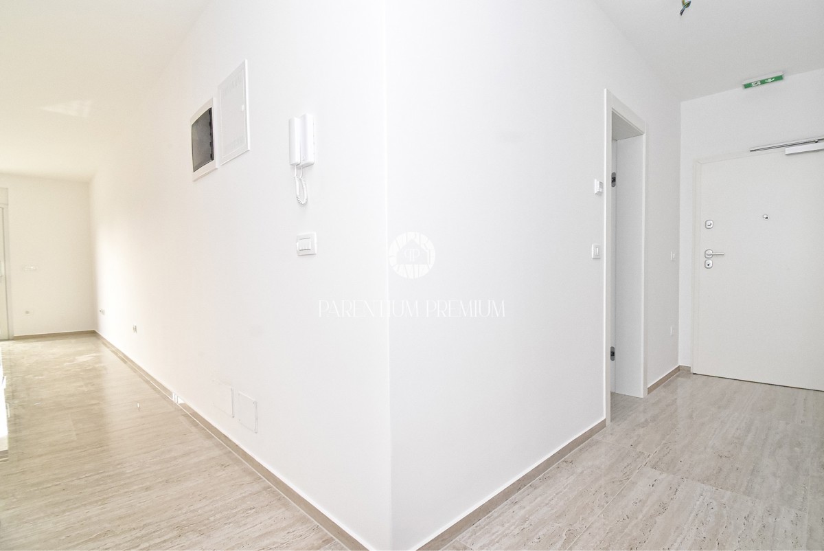 Moderno appartamento al 1° piano, a 700m dal mare e dal porto turistico