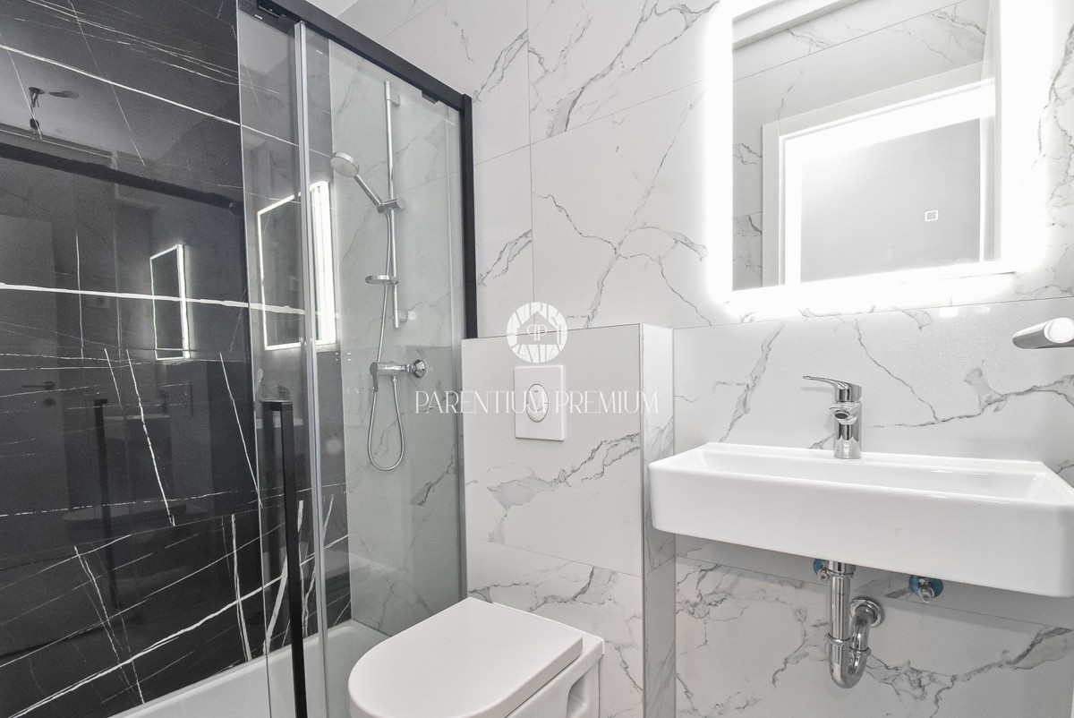 Moderno appartamento al 1° piano, a 700m dal mare e dal porto turistico