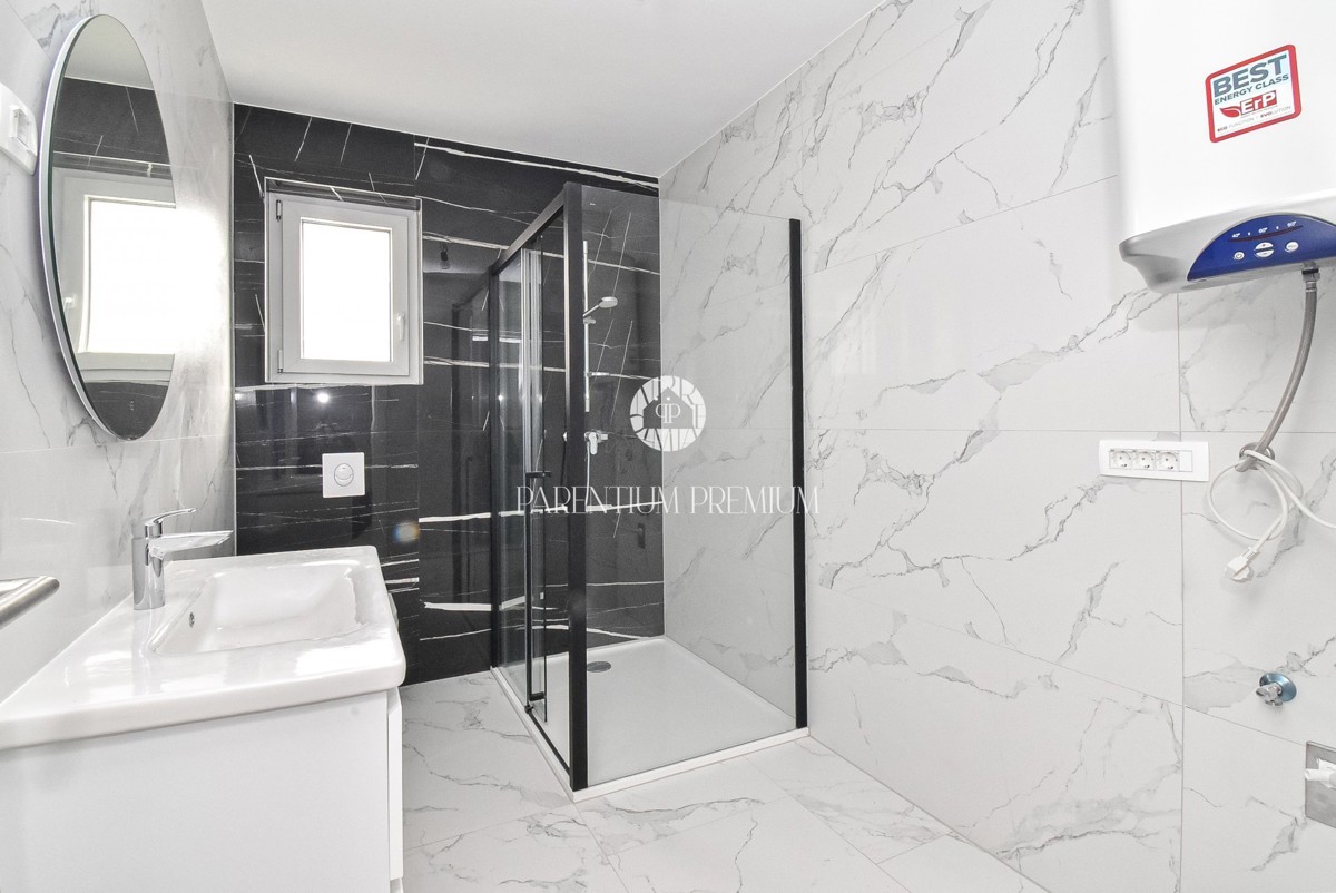 Moderno appartamento al 1° piano, a 700m dal mare e dal porto turistico