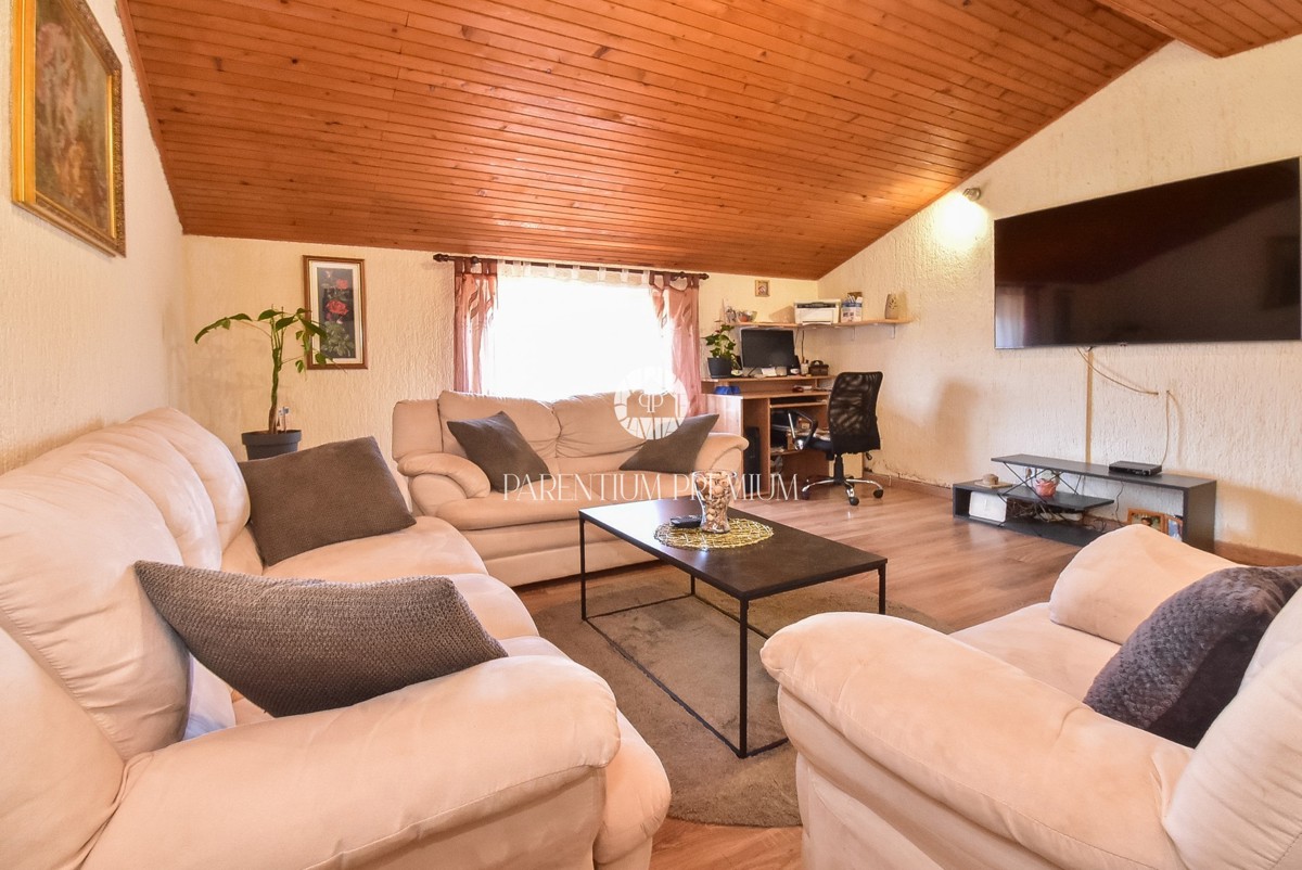 Opportunità di investimento: casa con terreno edificabile per la costruzione di 7 appartamenti, a soli 700 m dal mare