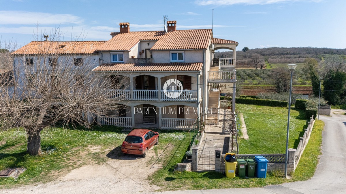 Opportunità di investimento: casa con terreno edificabile per la costruzione di 7 appartamenti, a soli 700 m dal mare