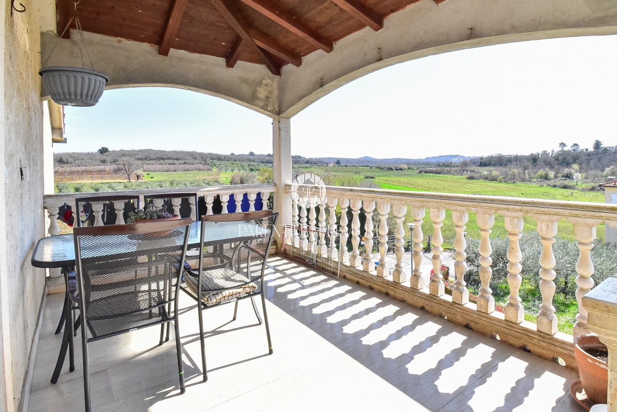 Opportunità di investimento: casa con terreno edificabile per la costruzione di 7 appartamenti, a soli 700 m dal mare