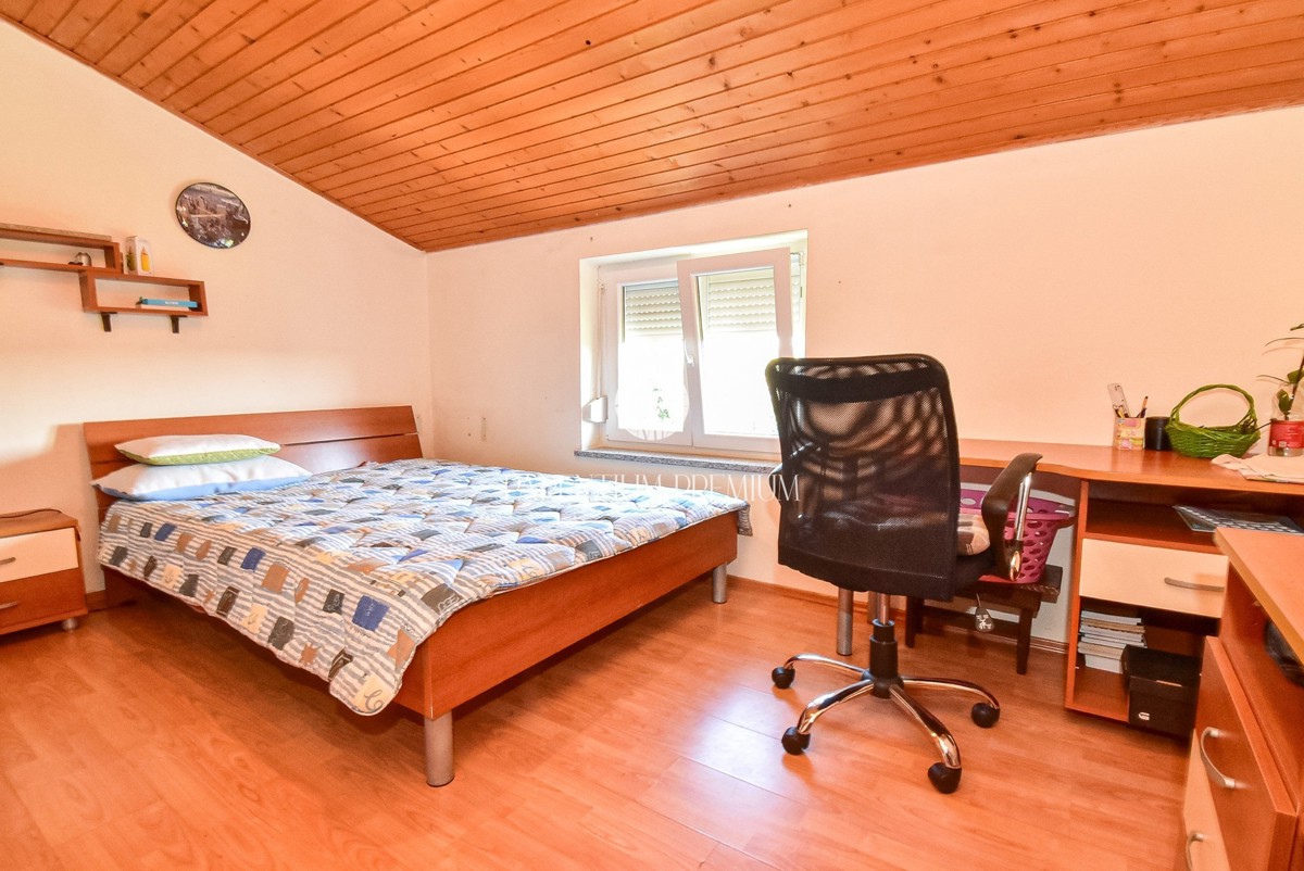 Opportunità di investimento: casa con terreno edificabile per la costruzione di 7 appartamenti, a soli 700 m dal mare