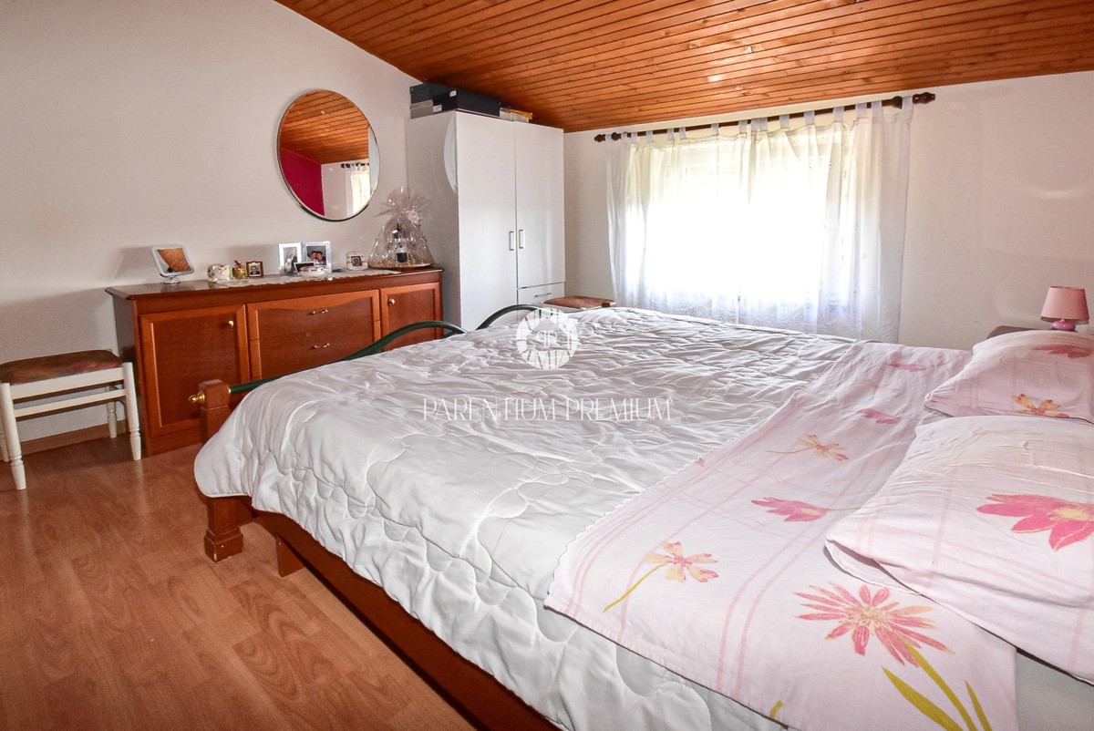 Opportunità di investimento: casa con terreno edificabile per la costruzione di 7 appartamenti, a soli 700 m dal mare