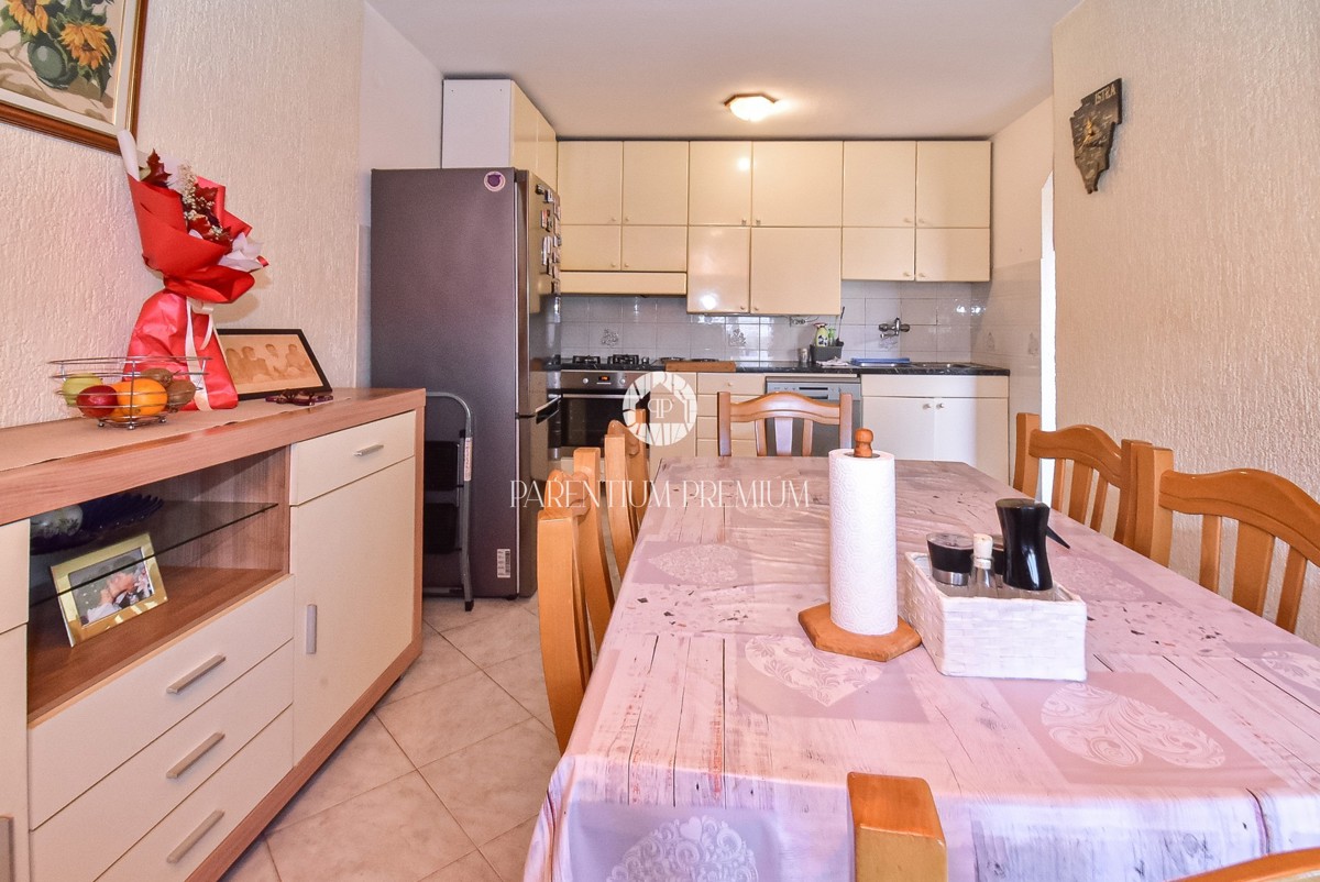 Opportunità di investimento: casa con terreno edificabile per la costruzione di 7 appartamenti, a soli 700 m dal mare