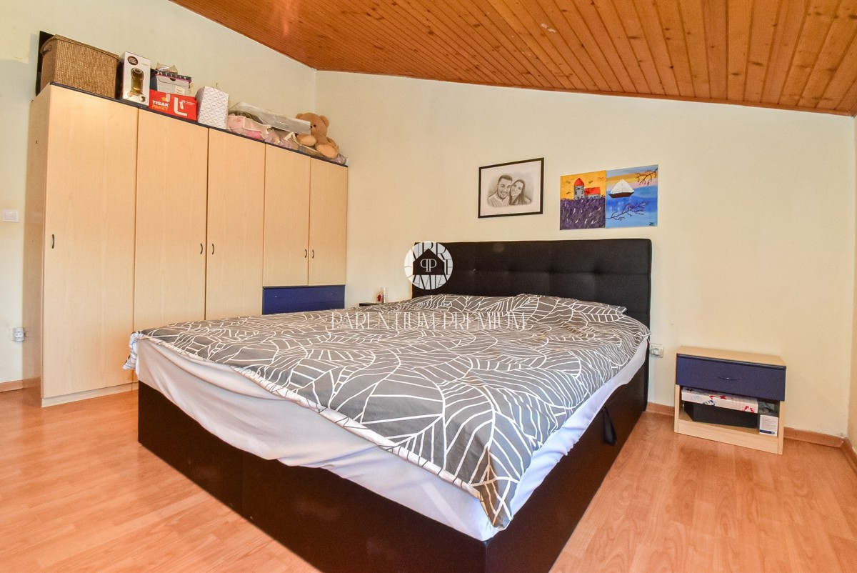 Opportunità di investimento: casa con terreno edificabile per la costruzione di 7 appartamenti, a soli 700 m dal mare