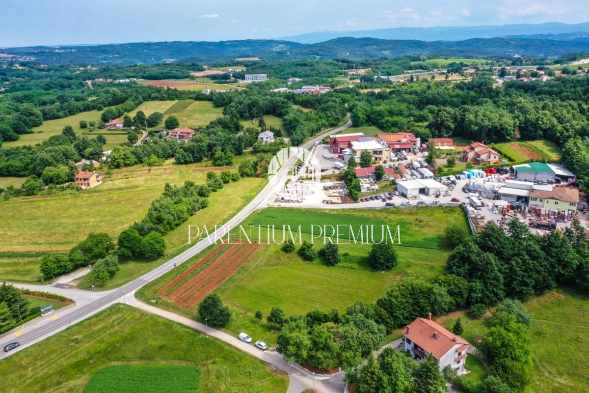 Terreno edificabile in zona di uso economico