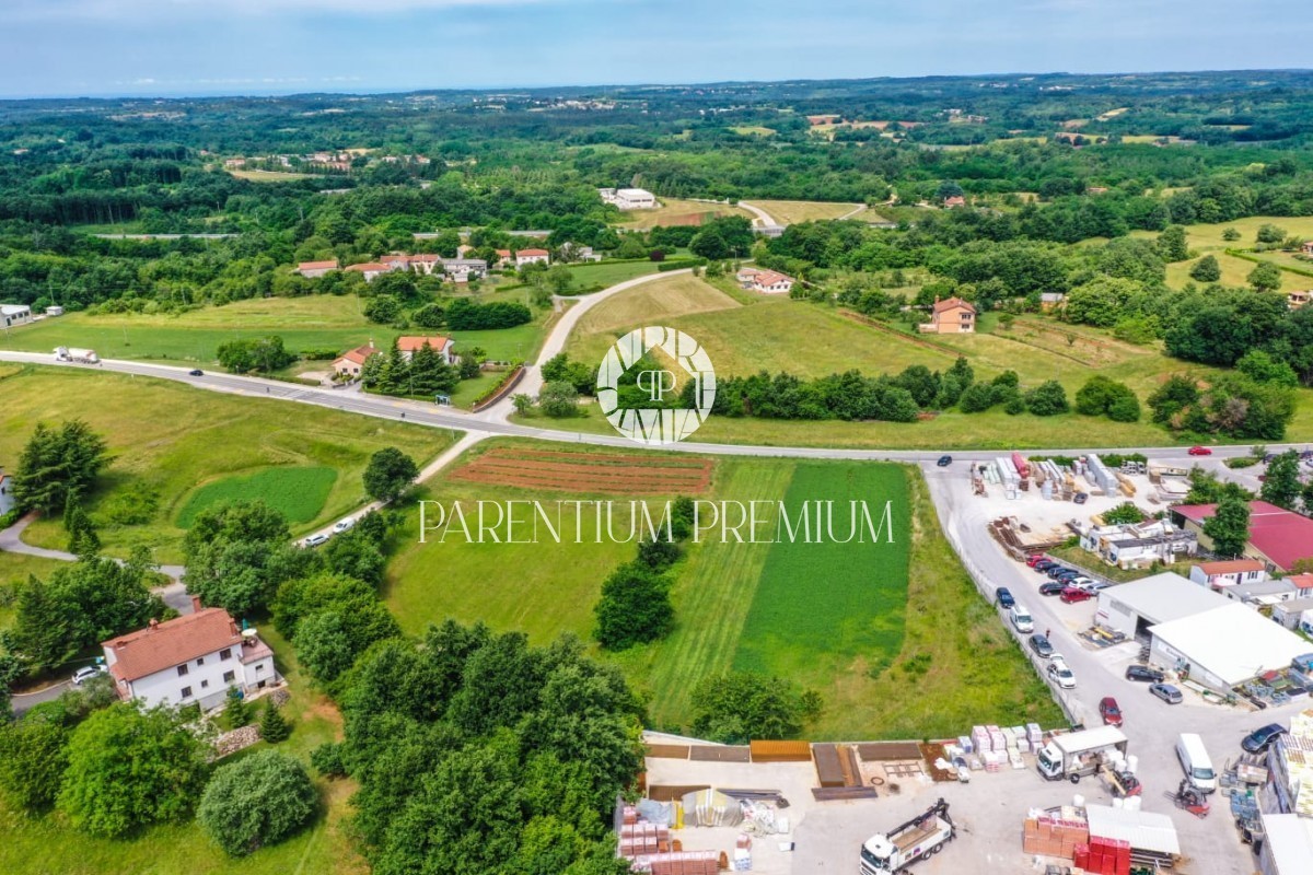 Terreno edificabile in zona di uso economico