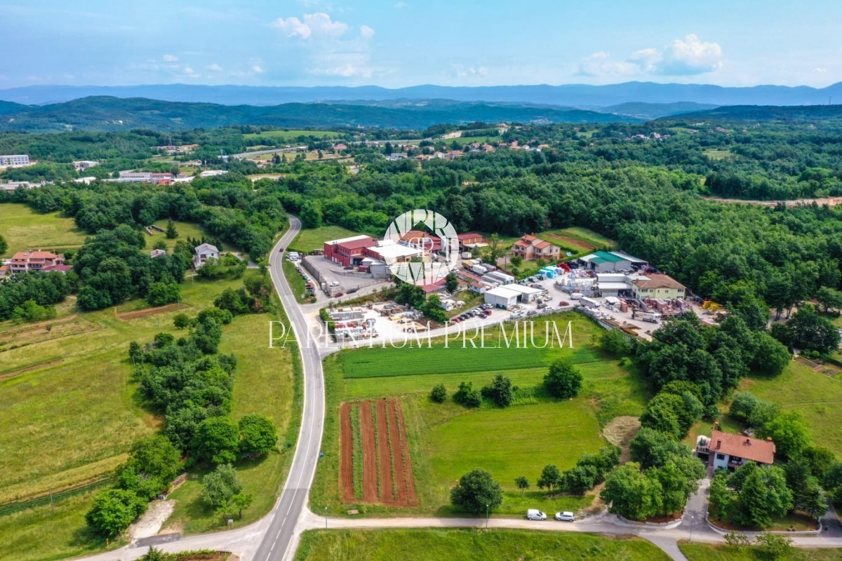 Terreno edificabile in zona di uso economico